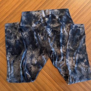 Lululemon leggings size 10